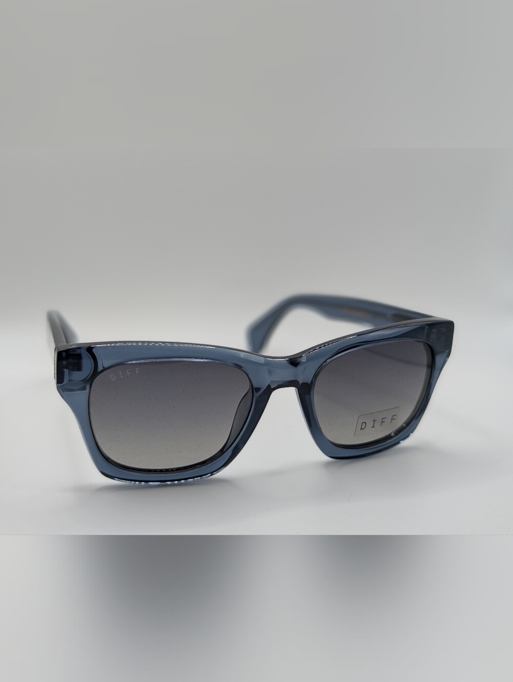 DIFF Eyewear Dean Polarized Sunglasses Clear Blue Frame NWT